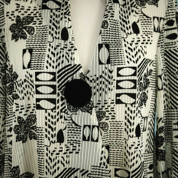 Damee Inc Size Medium M White Black Floral Geometric Print Button Artsy Jacket - Picture 2 of 6